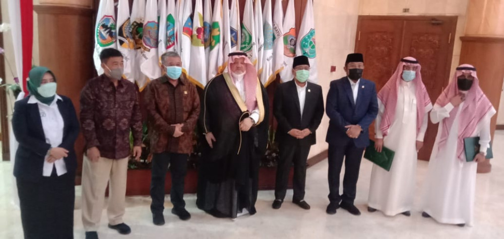 Sambut Kedatangan Dubes Arab Bersama Pimpinan DPRD Jatim, Anwar Sadad Ngobol Gayeng Pake Bahasa Arab